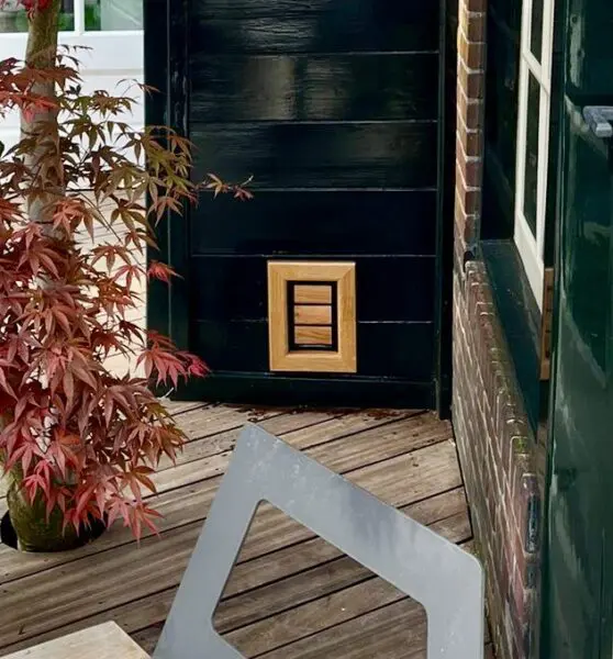 Chatière de qualité pour chats petits ou minces installé dans une porte - Tomsgates chatières sont Etanche au vent, Sécurisé et Silencieux